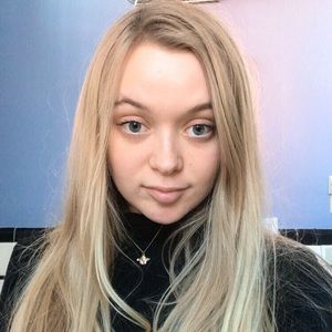 Meet your Posher, Ella